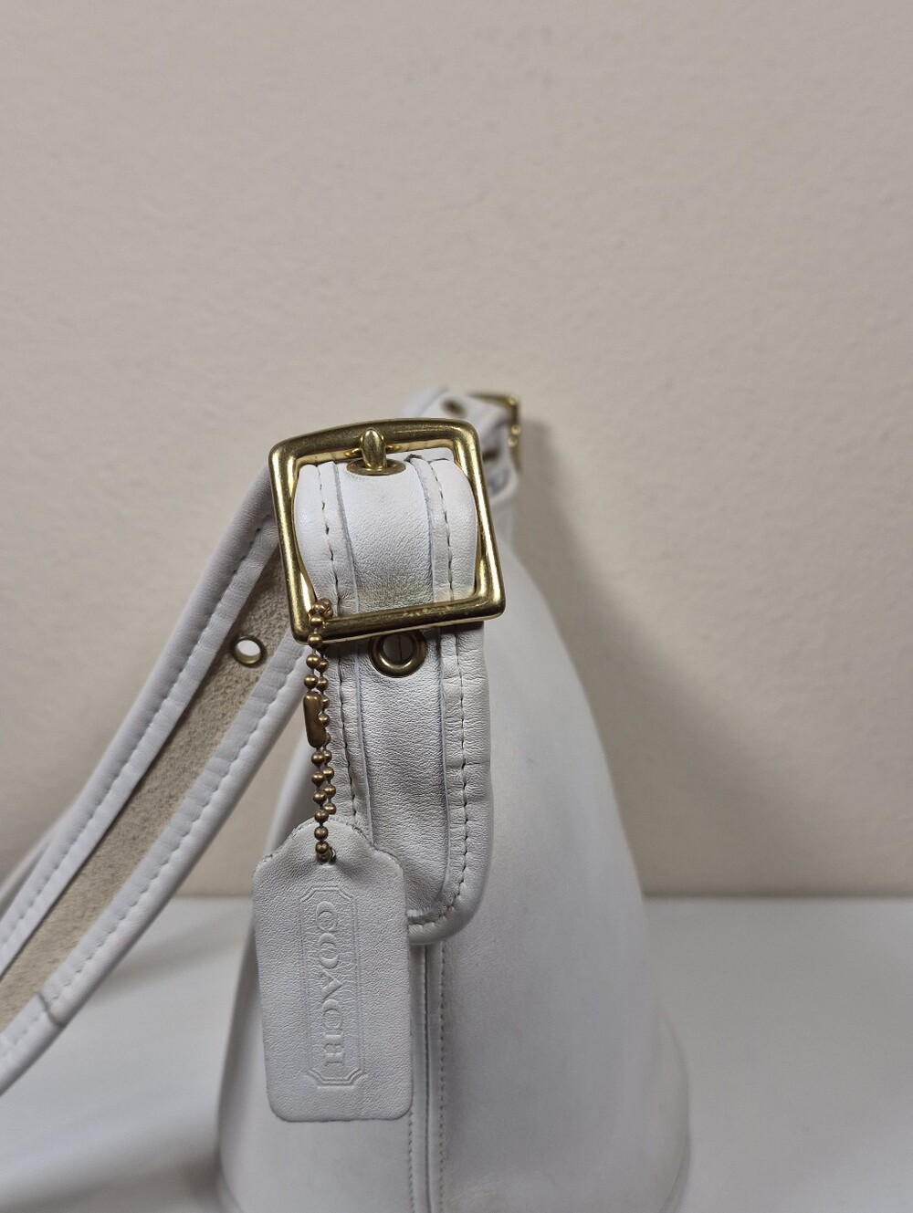 Vintage Coach White Maggie Duffle #9019 - Picture 7 of 16